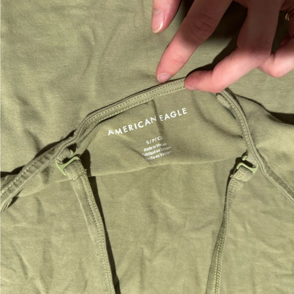 AE Cropped Tank - Picture 3 of 3